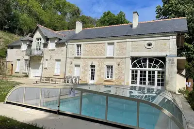Image de Grande maison de caractère avec Piscine au coeur de la vallée de la Loire