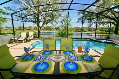 Image de Villa exceptionnelle de 6 chambres, piscine et spa, superbe cadre au bord du lac, 5 * Windsor Hills