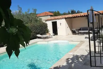 Image de Grande maison de 160 m ² avec piscine tout confort