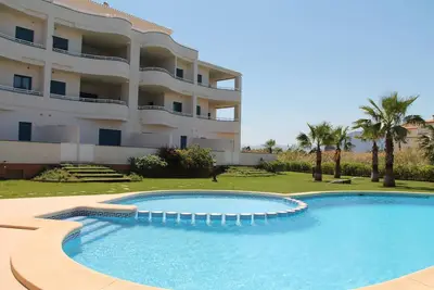 Image de Nouvel appartement de luxe en première ligne de plage avec vue mer et montagne et Wi-Fi