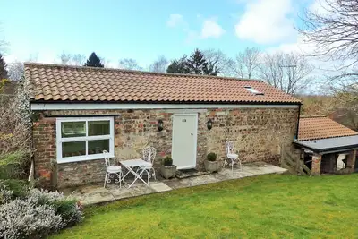 Image de Cottage confortable avec poutres apparentes, jardin privé et vue sur la campagne