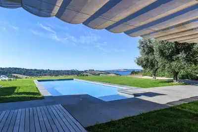 Image de Villa Moderne Vue Sur Le Lac près de Rome, piscine privée, Wi-Fi
