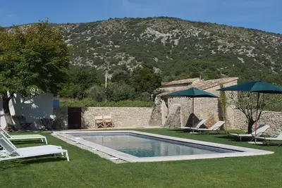 Image de Luxe Mas provençal, piscine privée. Vaison La Romaine, Malaucène, Provence