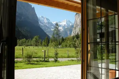 Image de Stylish new apartment, stunning views, ski + summer retreat