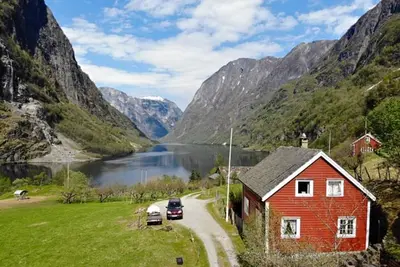 Image de Maison avec une vue fantastique sur les fjords