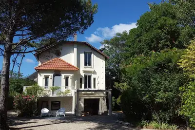 Image de Belle Villa de caractère 300 m de la plage du centre.