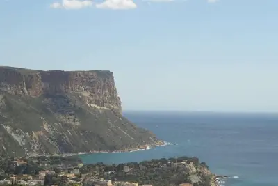 Image de Appartement Cassis Avec Terrasse - Superbe Vue Mer Cap Canaille - Piscine + Garage