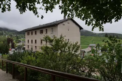 Image de Studio chaleureux, plein sud, avec vue imprenable sur montagnes!