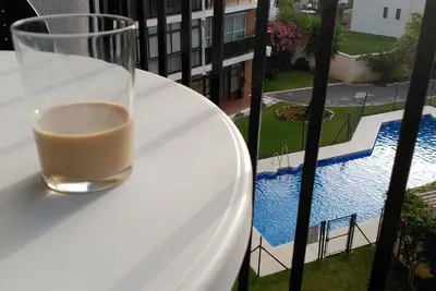 Image de Un tournant à Torremolinos, central et calme.