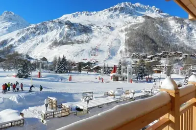 Image de Vue et Emplacement Exceptionnel. Appartement de standing au départ des pistes.
