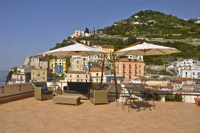 Image de Appartement en bord de mer avec une grande terrasse