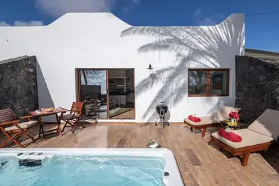 Image de Coin De L'OCÉAN. Spa CLIMATISÉ Piscine-Jacuzzi. Vue Mer-Wifi- Tv Satellite