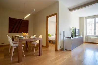 Image de \"Singular\" appartement avec un design contemporain.