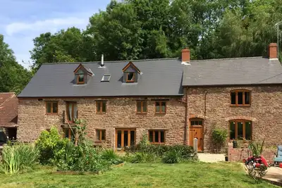 Image de 2 chambres Ă coucher dans la belle vieux moulin dans la forĂŞt de Dean