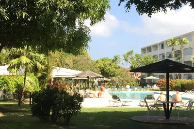 Image de Vacances aux riches et célèbres sur la côte ouest de la Barbade