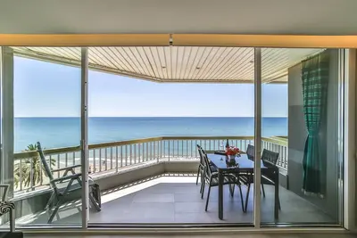Image de En Calafell; Magnifique Appartement En Frontline (Hutt9779). Gratuit WiFi