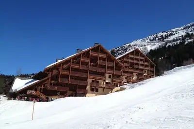 Image de Chalet de Charme Ski-In-Ski-Out (10 personnes dans 5 chambres)