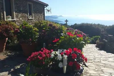 Image de Golmar, lieu magique. Maison en pierre pour 9 personnes, détails luxe et entretien