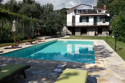 Image de Villa individuelle dans son propre terrain avec une vue imprenable