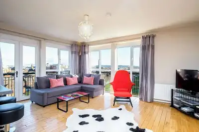 Image de Belfast 3 Bed Penthouse Apartment ~ Superbes vues sur la ville Parking gratuit Wi-Fi gratuit