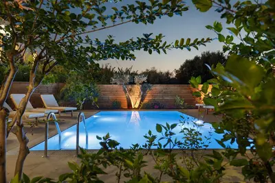 Villa spacieuse avec une intimité totale à côté de la ville et de la plage de sable de Réthymnon!