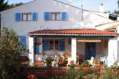 Image de Ravissante maison de caractère\"Carlofortina\" avec jardin privatif, à 2 pas de la mer