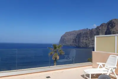 Image de Appartement 4 personnes, terrasse 32m2, vue mer, port et falaises, superbe piscine