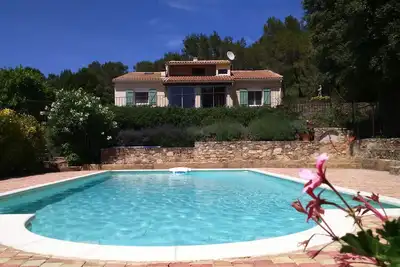 Image de Villa piscine privée clôturée, en pleine nature, Provence gardoise