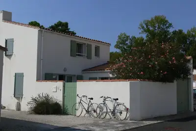 Image de Maison dans secteur boisé