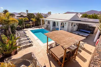 Image de Ça C'est La Vie. Une villa de luxe de 4 chambres avec salle de bains dans chaque chambre