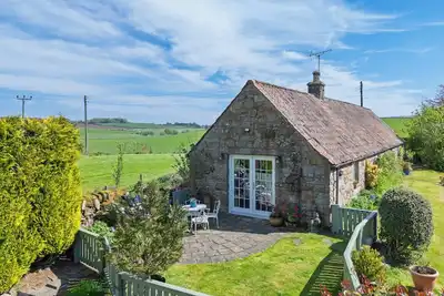 Image de Magnifique cottage détaché de 300 ans, entièrement rénové avec vue sur la campagne