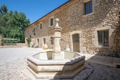 Image de Uzes Moulin Grisel XVIIIè rénové\n 8-14 pers 4 Sdb 6 chbres, piscine cover, clim