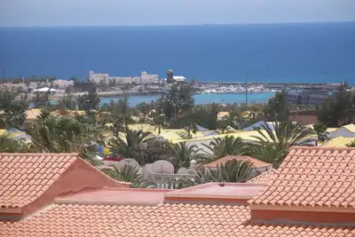 Image de 3 chambres, 2 salles de bain - très bien situé et vues - bain à remous, barbecue, wifi, Sky, Xbox