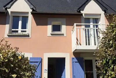 Image de Maison avec jardin, dans résidence avec piscine chauffée à 200 m, mer à 400m.