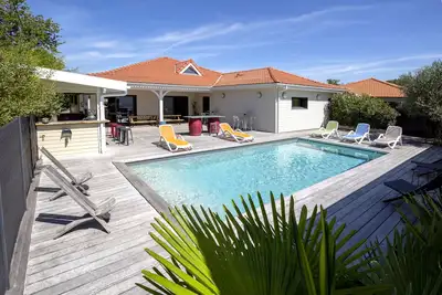 Image de Villa en bois 26 personnes Bord du Bassin d'Arcachon