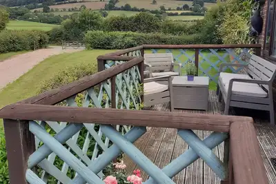 Image de Cottage À Un Seul ÉTAGE Dans Un Endroit Rural Glorie. Bienvenue Aux Chiens