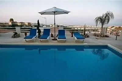 Image de Villa de luxe avec piscine et vue sur la mer (wifi gratuit et Air-Con)