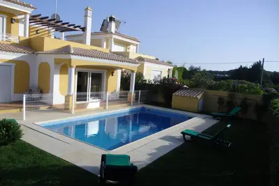 Image de Maison 5 chambres avec piscine