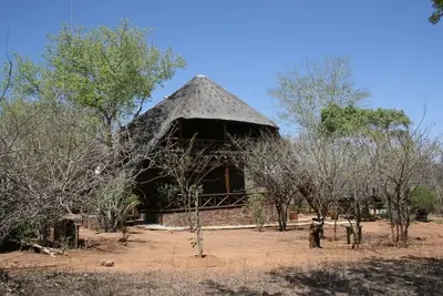 Image de Villa de luxe dans le Marloth Park entre les animaux sauvages et Wifi gratuit 24h \/ 24 et 7j \/ 7!