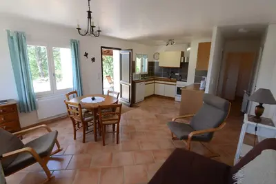 Image de Gîte en Provence (T2) \/ Holiday home in Provence