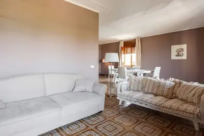Spacieux appartement au premier étage dans un style shabby chic