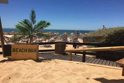 Appartement dans un endroit en bord de mer fabuleux à seulement 1 minute à pied de Vale do Lobo plage