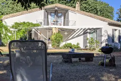 Image de Maison avec parc ombragé et piscine, Uzès - Pont du Gard - Nîmes
