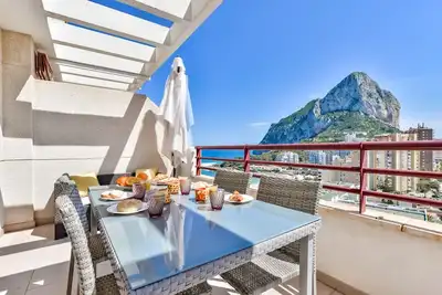 Zafiro 212c - Appartement en première ligne avec vue sur la mer et accès direct à la plage