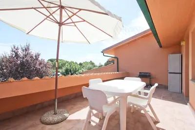 Image de Appartement avec terrasse vue lac et jardin privé près de la plage
