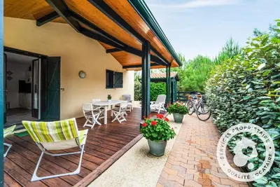 Image de Maison, Villa, terrasse couverte et jardin privé, proche des plages.