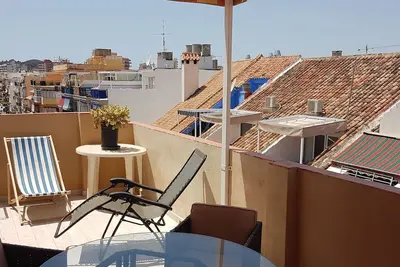 Image de Grande terrasse ensoleillée, plage à 60 m, central, appartement tout confort
