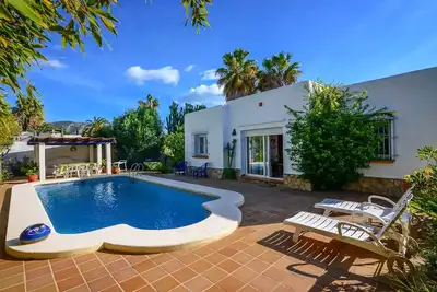 Image de Villa avec piscine, style Ibizan. Demandez des offres pour un long séjour
