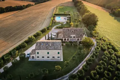 Image de Appartement avec piscine dans une maison de campagne