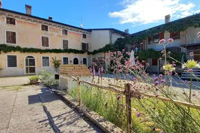Image de appartement de deux pièces, entre le lac de Garde Vérone et Mantoue, free wi-fi.